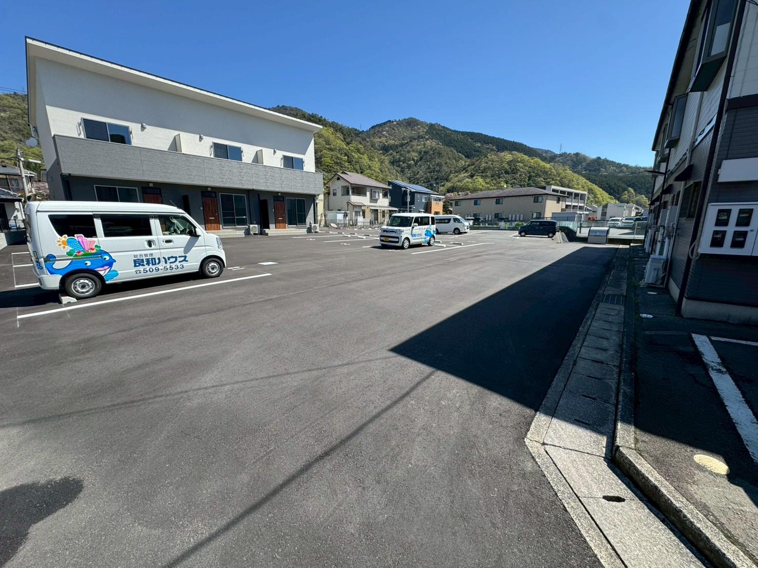 小西駐車場の外観・駐車場イメージ1枚目