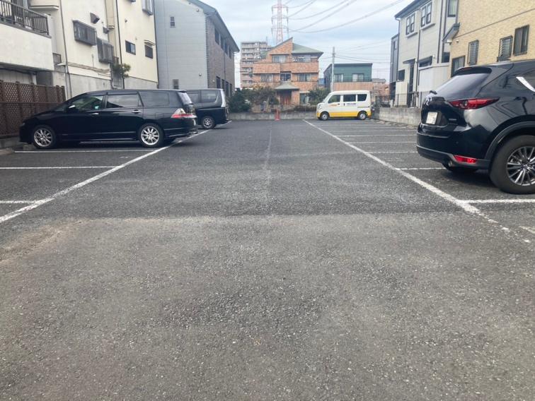 （吉光）リエントラーレ敷地外の外観・駐車場イメージ2枚目