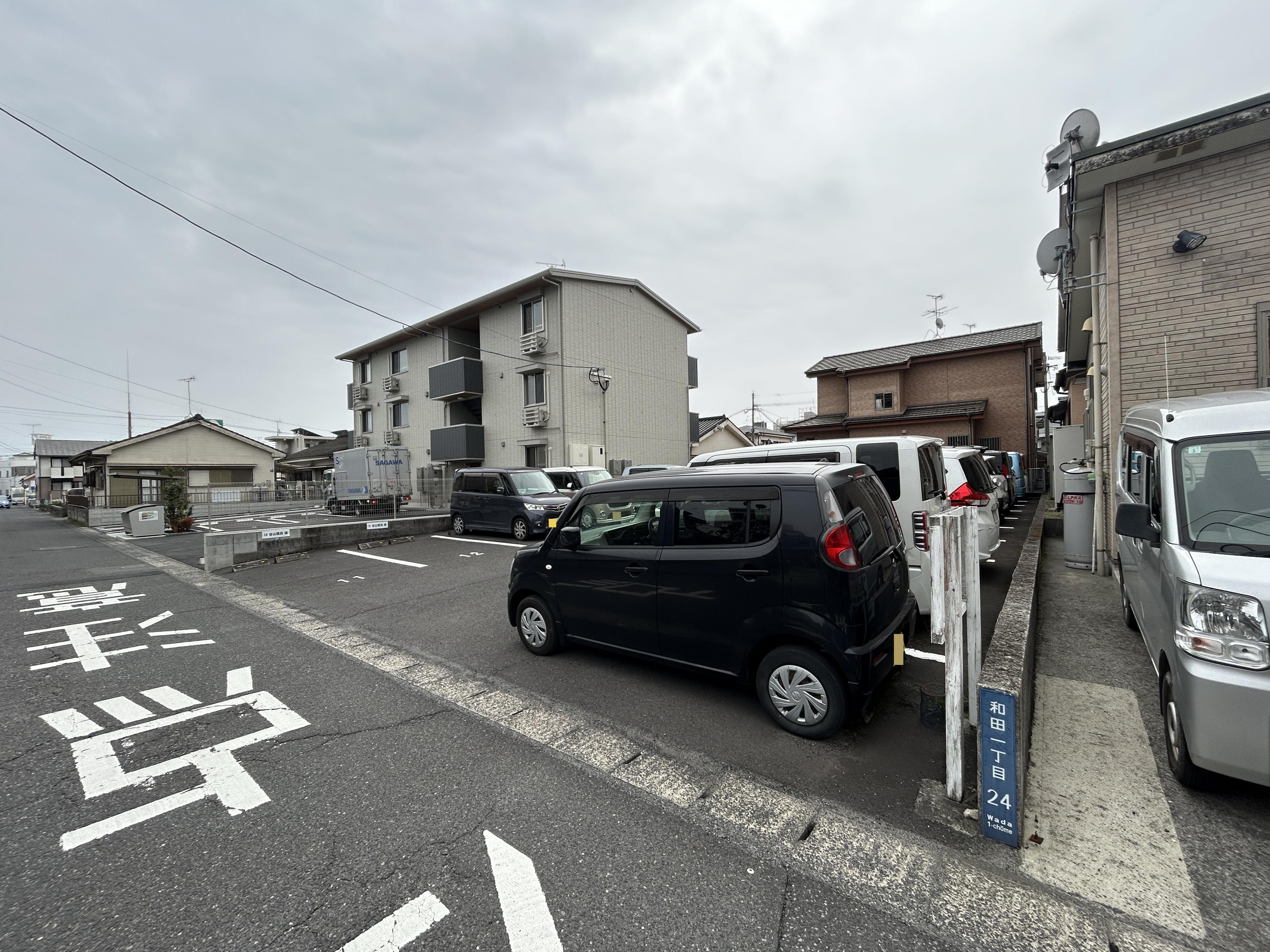 ｵｰﾄ･ｽｸｳｪｱｰ和田Ⅱの外観・駐車場イメージ2枚目