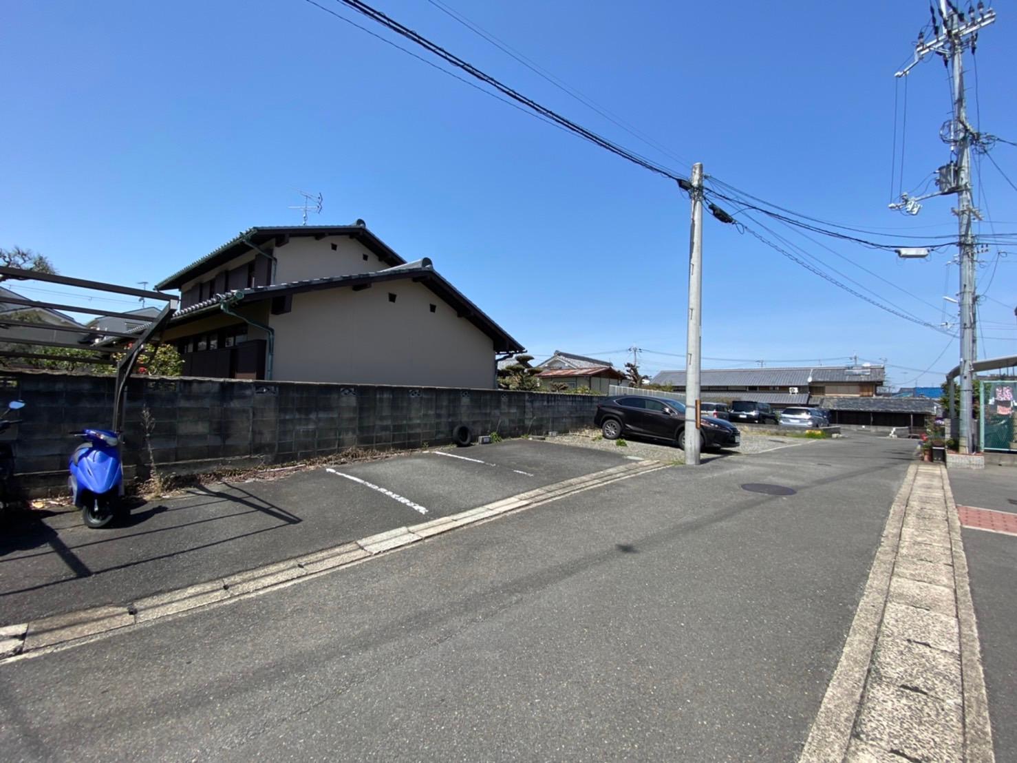 久保見荘ガレージの外観・駐車場イメージ1枚目