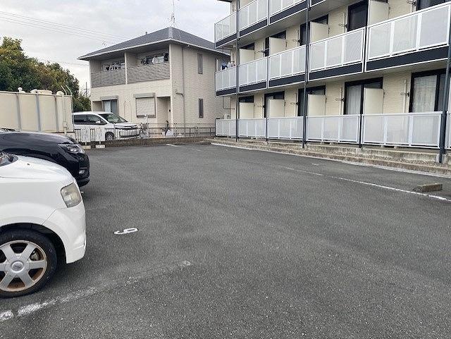 ピーコック(41561)の外観・駐車場イメージ1枚目