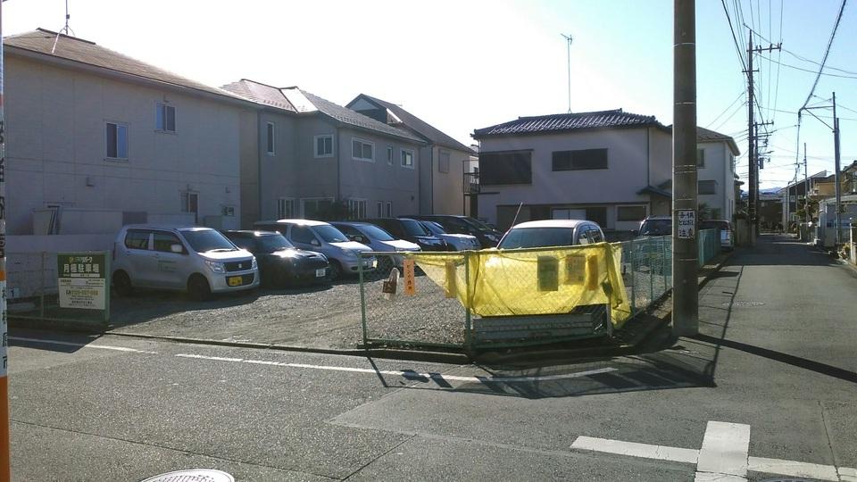 弥栄１丁目の外観・駐車場イメージ1枚目