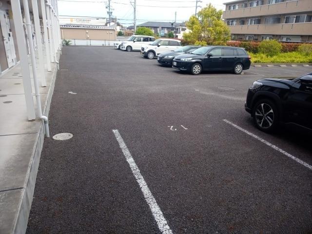 下山(22061)の外観・駐車場イメージ1枚目