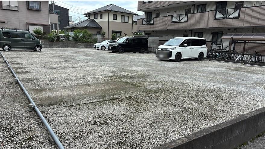 STﾊｲﾂⅢ　敷地内駐車場の外観・駐車場イメージ2枚目