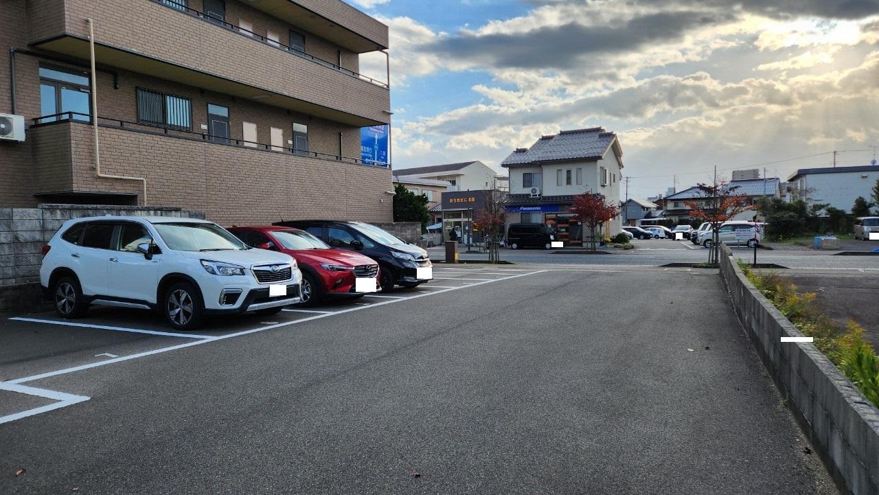大工町頭3-1高田駐車場の外観・駐車場イメージ2枚目