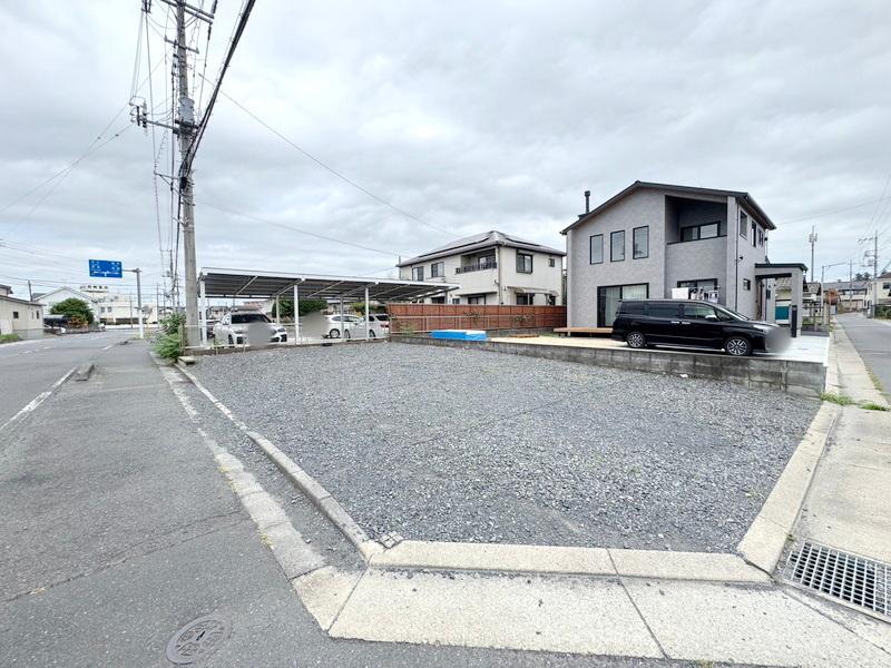 コーポエミリア敷地外駐車場の外観・駐車場イメージ2枚目