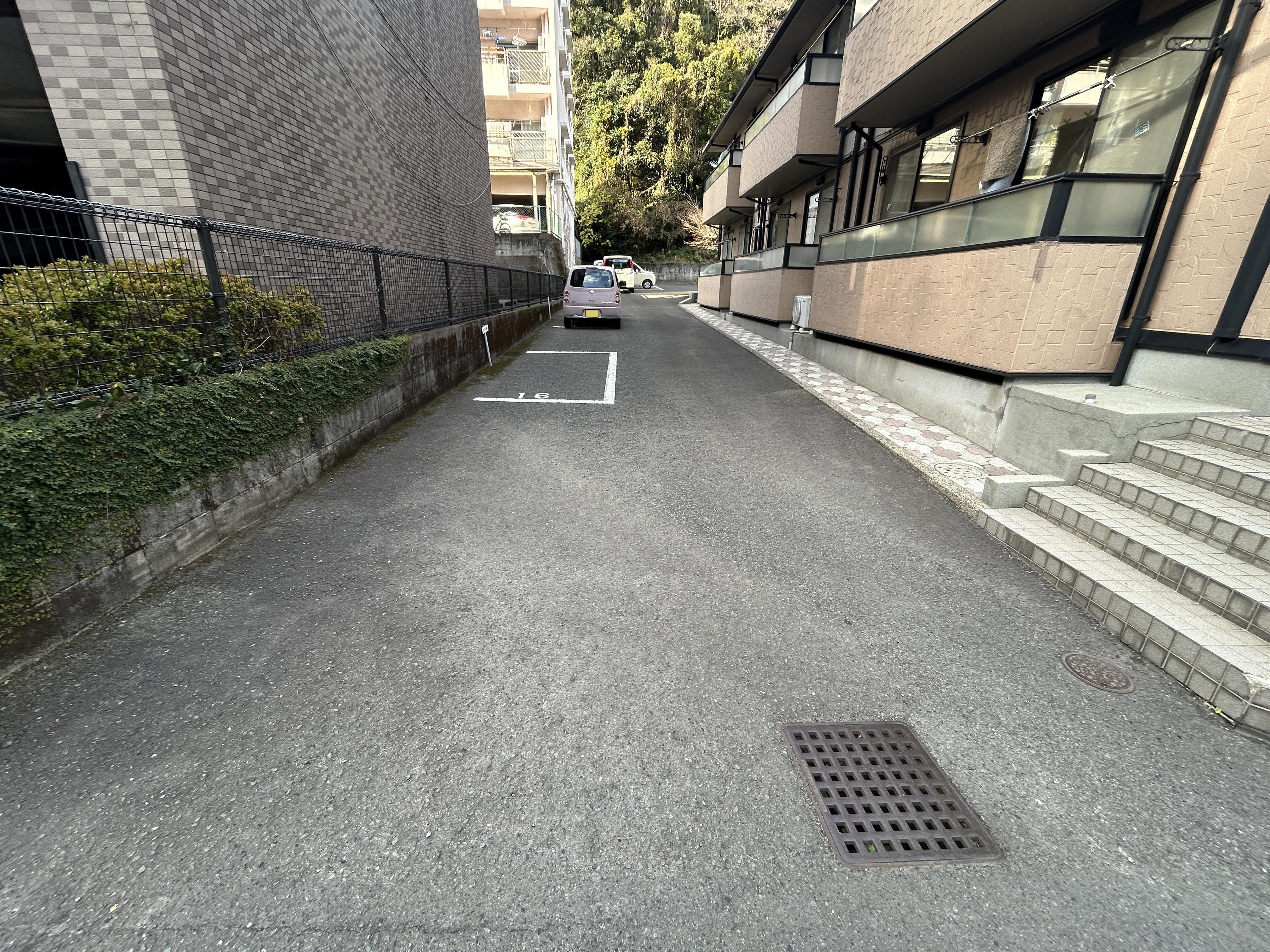 ﾃﾗｽﾊｳｽ城山の外観・駐車場イメージ2枚目