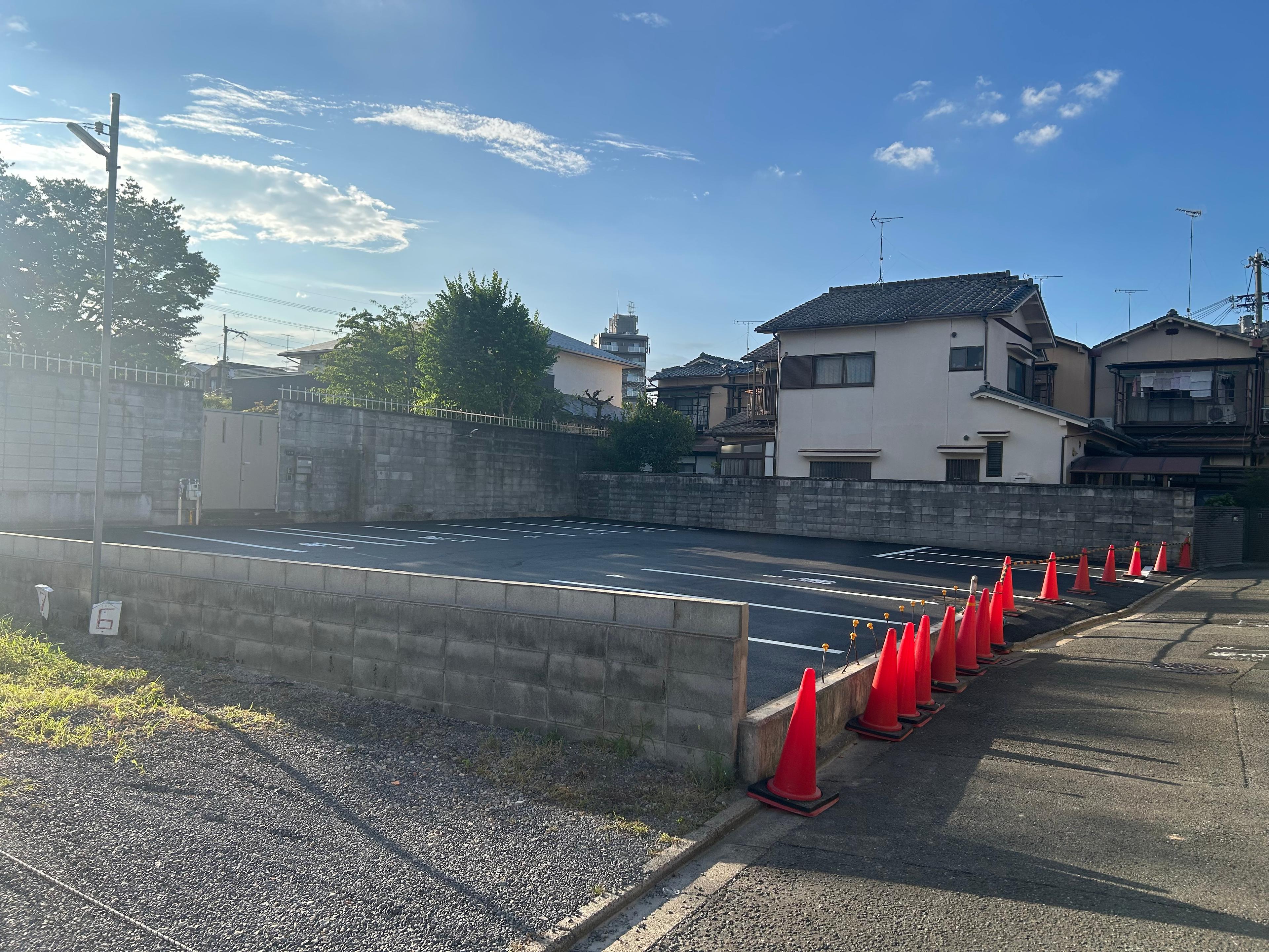 山ノ内荒木町駐車場の外観・駐車場イメージ2枚目