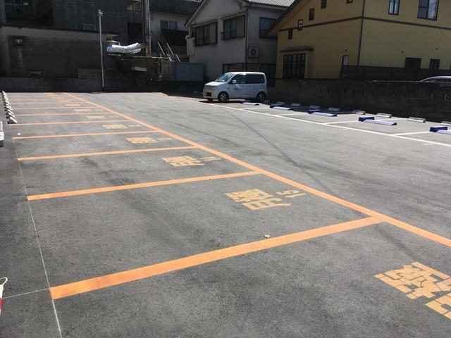 内山パーキング（下荒田3丁目）の外観・駐車場イメージ3枚目