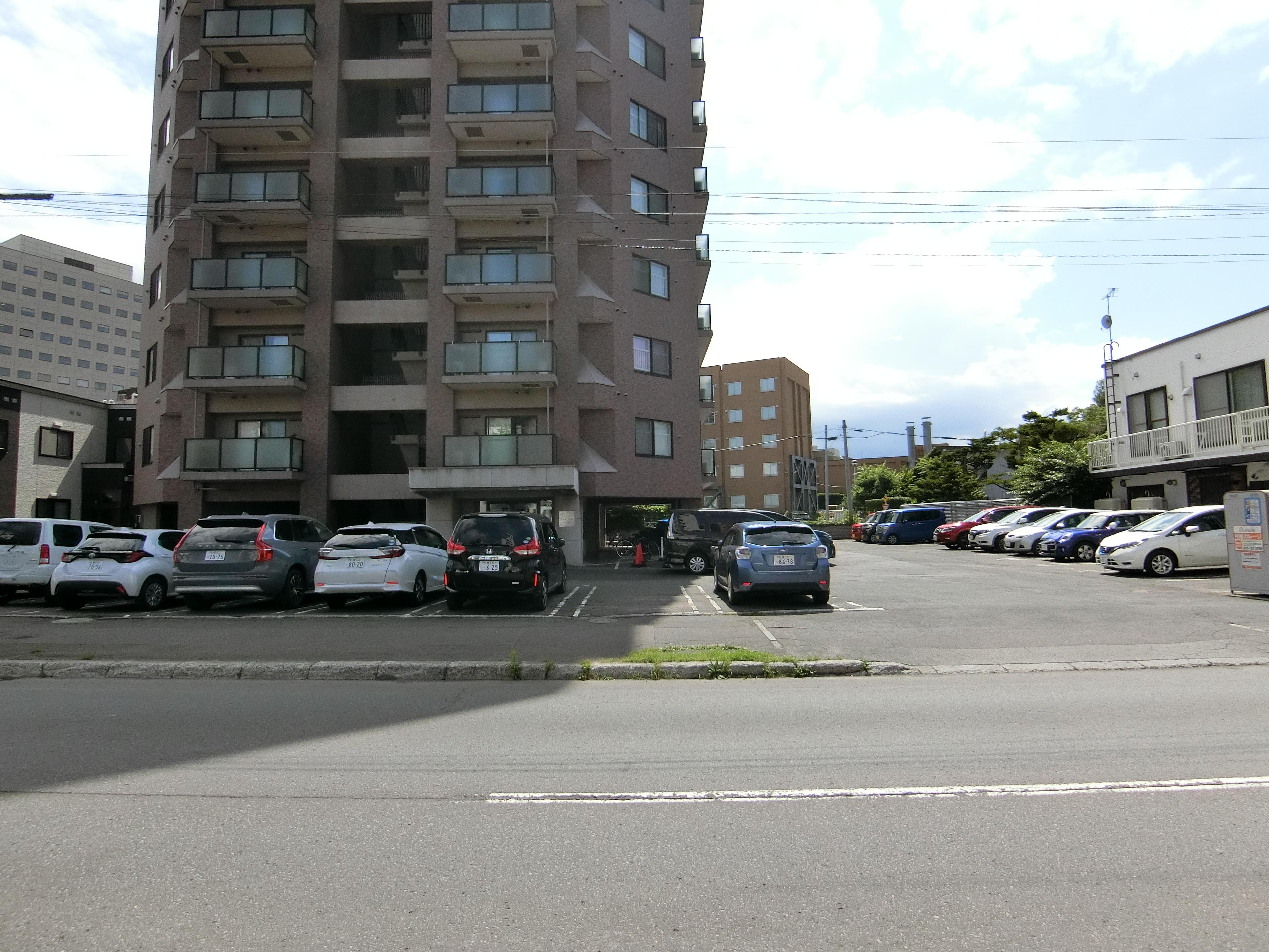ユニエトワール北大前（駐車場）の外観・駐車場イメージ3枚目