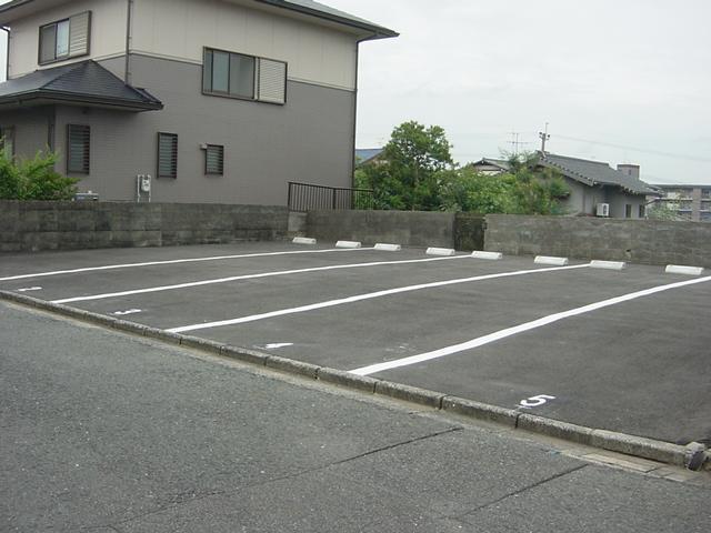 浅川台２丁目パーキングの外観・駐車場イメージ1枚目