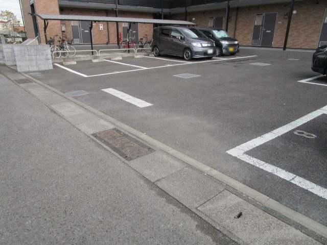 ＥＡＳＴⅡ(55205)の外観・駐車場イメージ1枚目