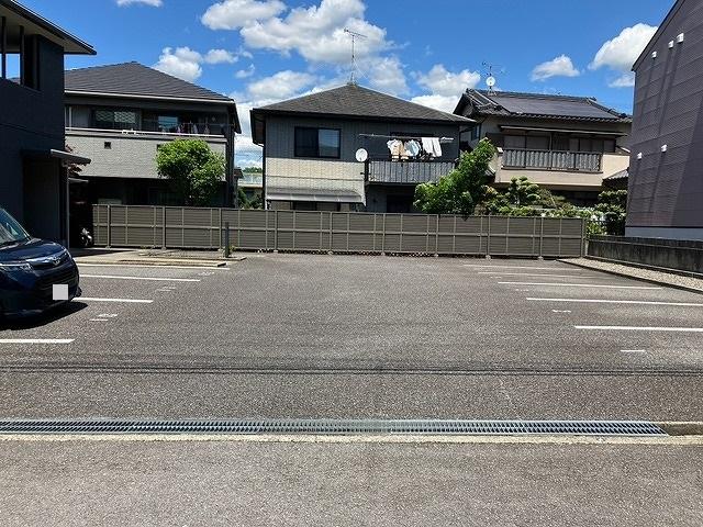 FKラ・コリーヌ ドゥ駐車場の外観・駐車場イメージ3枚目