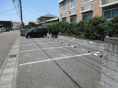 ネット(20488)の外観・駐車場イメージ1枚目