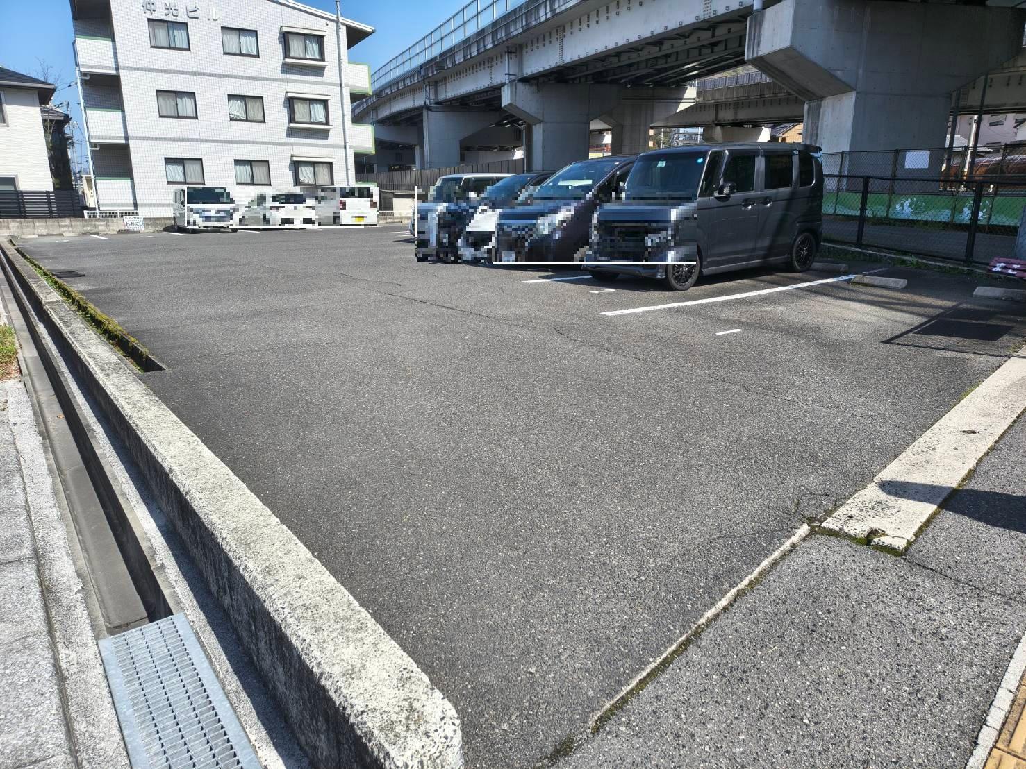 寺迫T駐車場の外観・駐車場イメージ3枚目