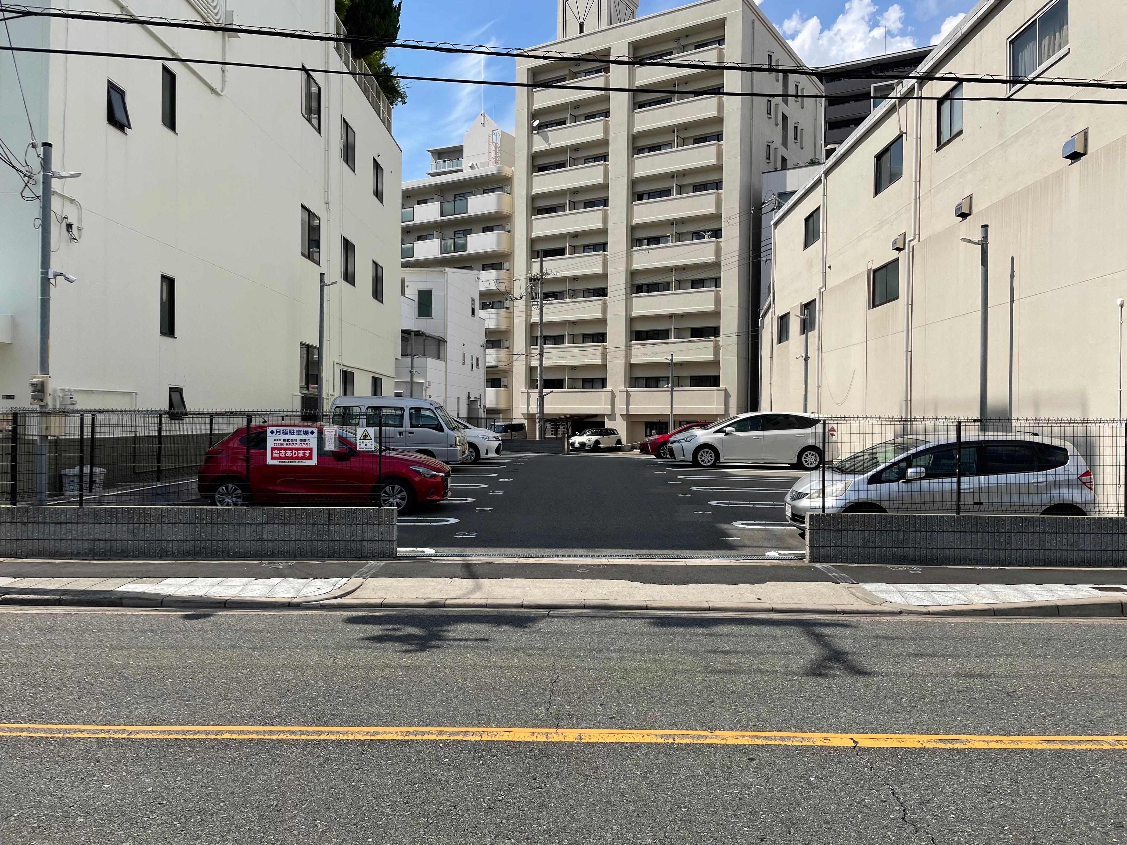 サカエモータープールの外観・駐車場イメージ1枚目