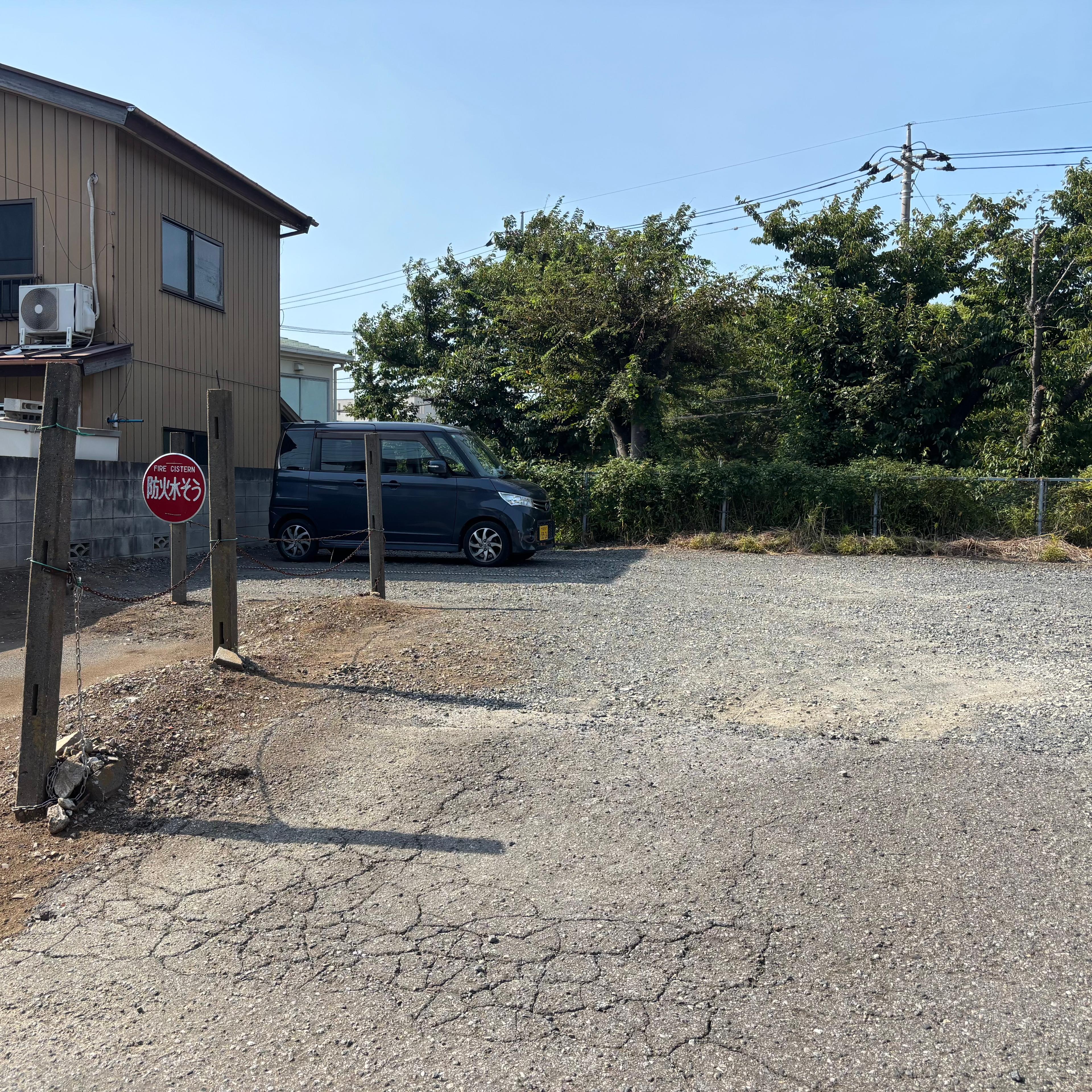 杉山第二駐車場の外観・駐車場イメージ2枚目