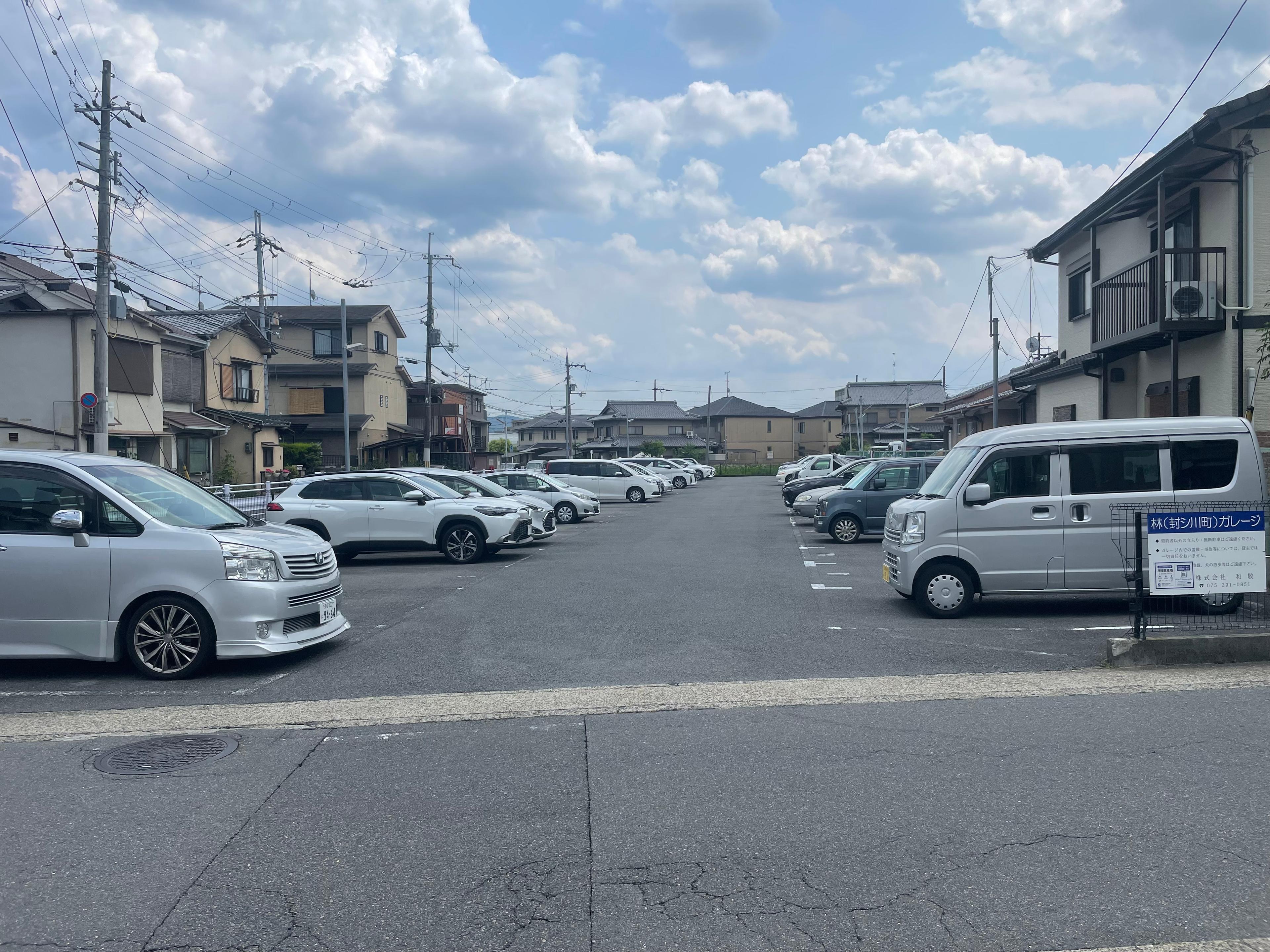 林（封シ川町）ガレージの外観・駐車場イメージ1枚目