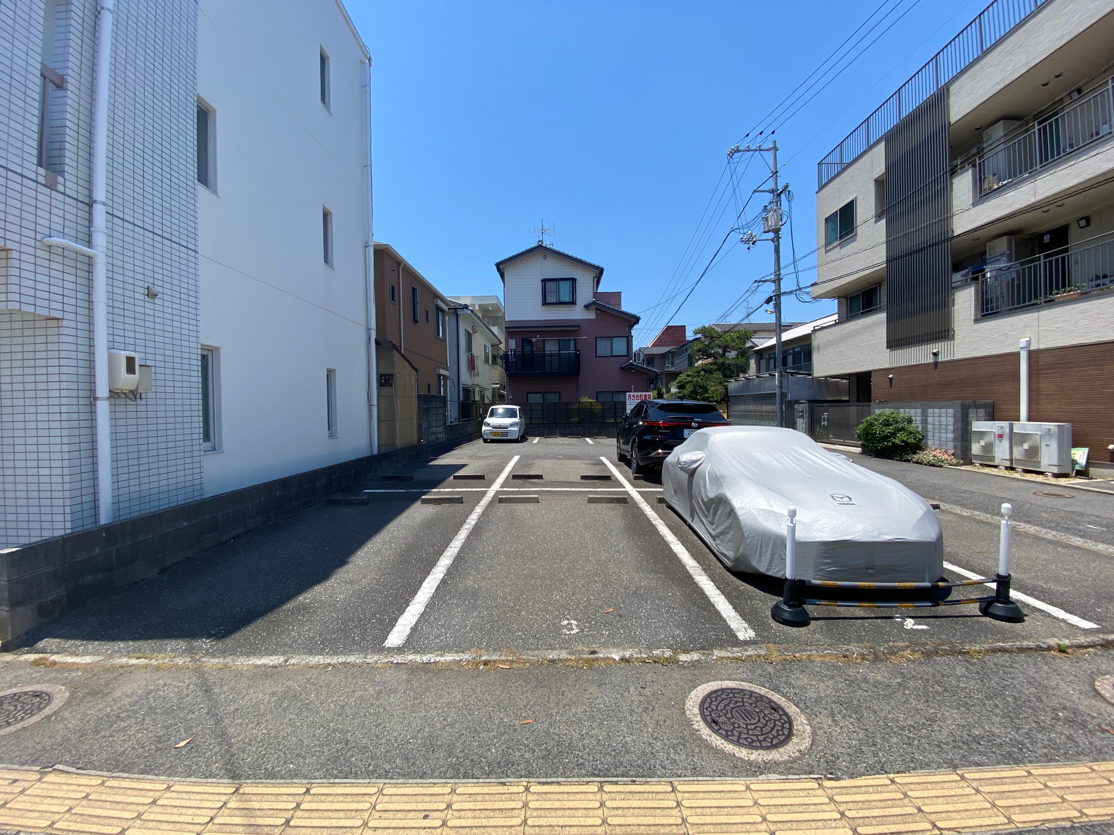 村上ガレージの外観・駐車場イメージ2枚目