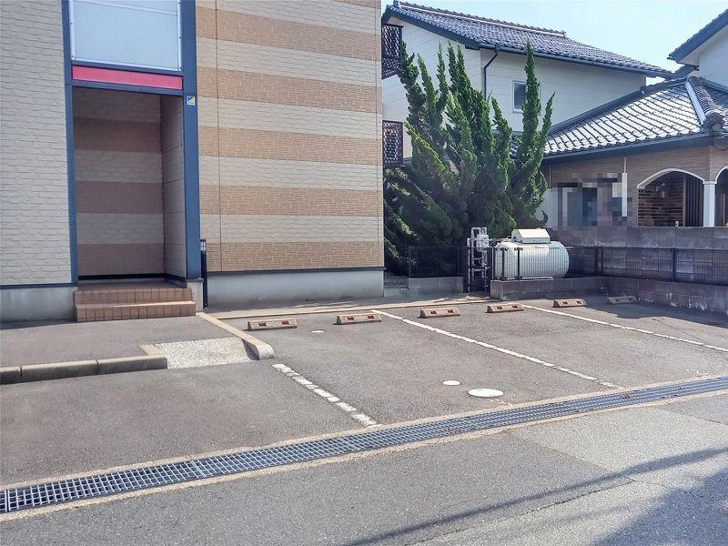 ファミリー(26488)の外観・駐車場イメージ1枚目