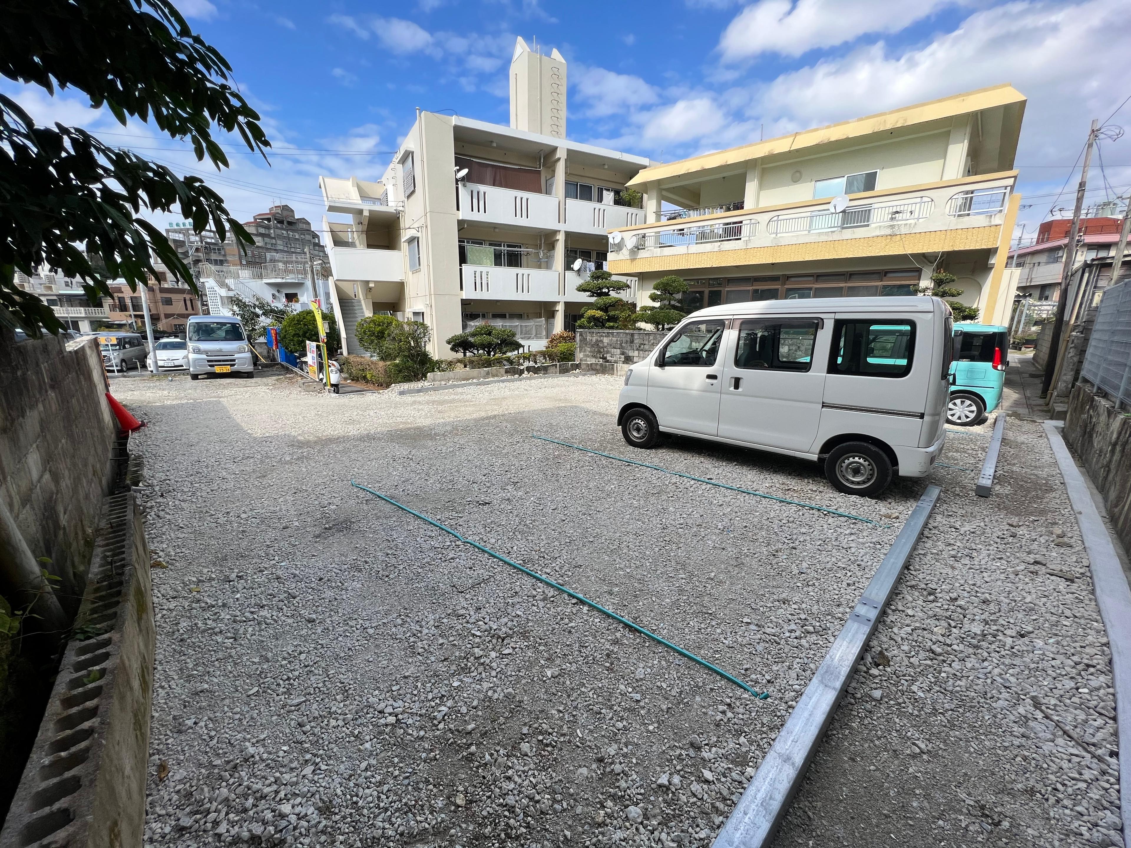 坂下パーキングの外観・駐車場イメージ2枚目