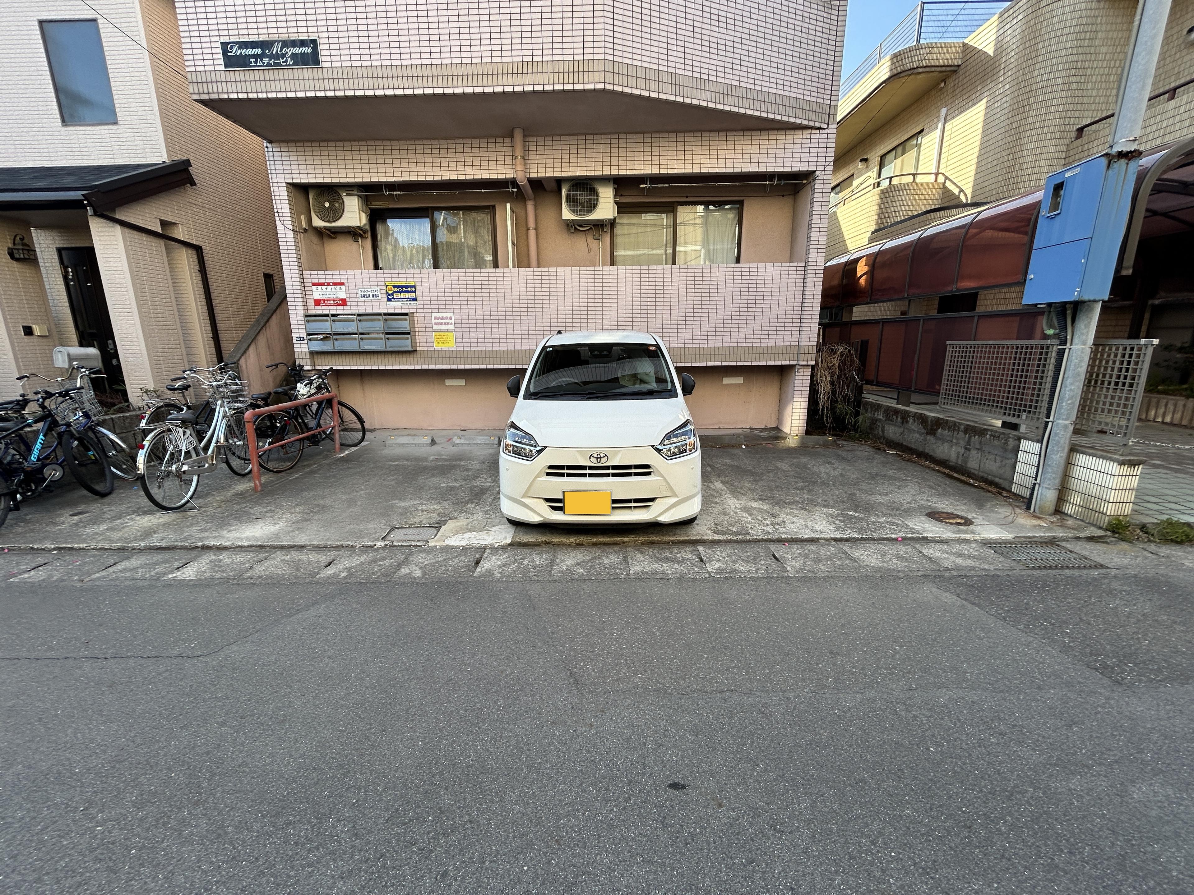 エムディビルの外観・駐車場イメージ2枚目