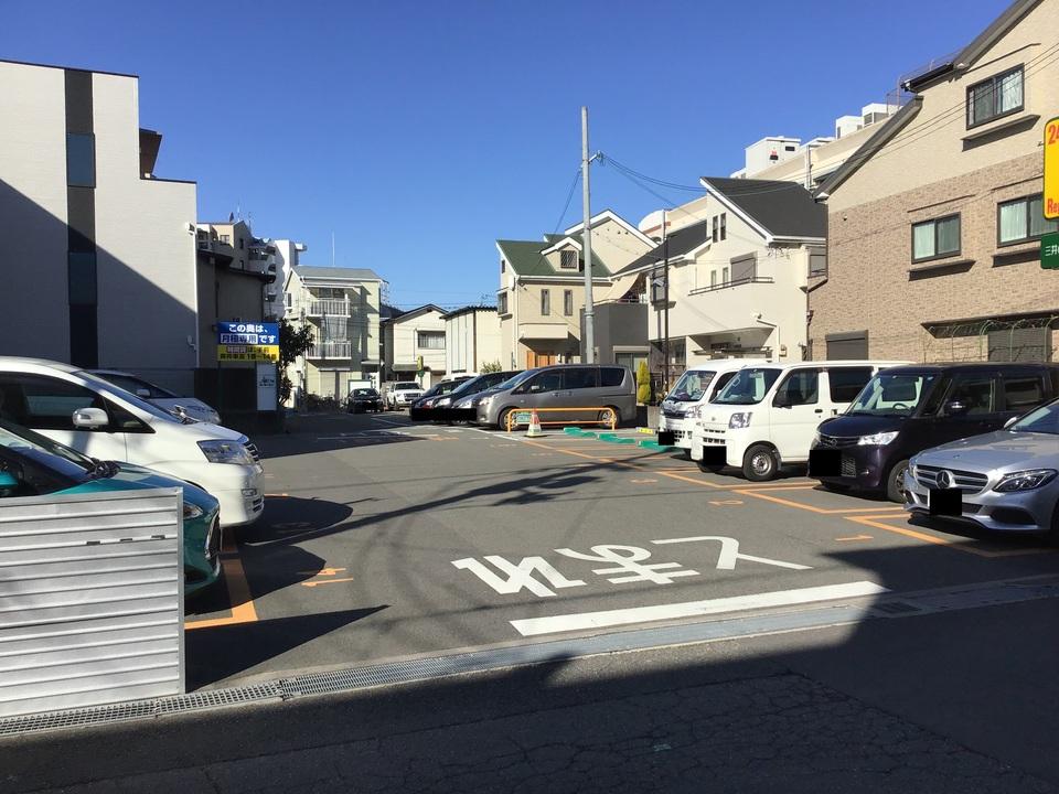 北桜塚２丁目の外観・駐車場イメージ1枚目