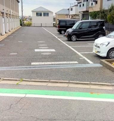 ヴィラポワール(36158)の外観・駐車場イメージ1枚目