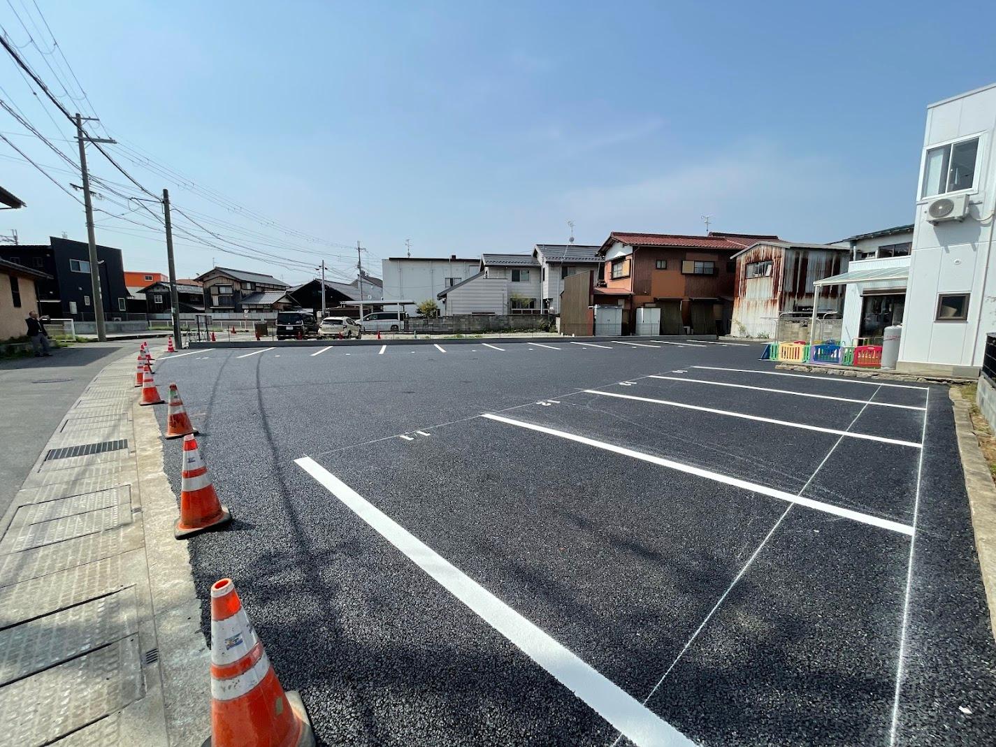 金屋三丁目 松吉パーキング２の外観・駐車場イメージ1枚目