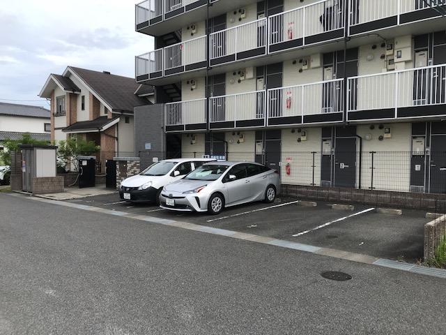 レオパレスエヌリバー駐車場の外観・駐車場イメージ1枚目