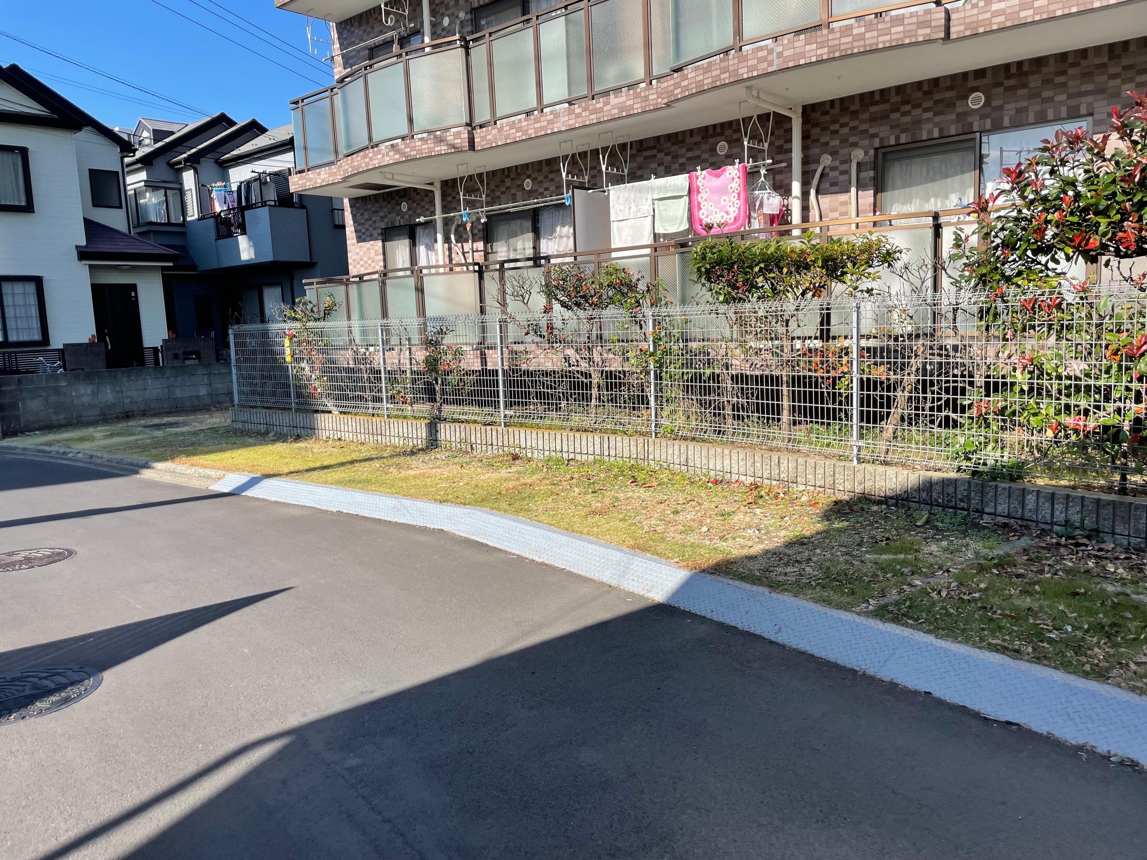 ＹＨ湘南敷地内駐車場の外観・駐車場イメージ2枚目