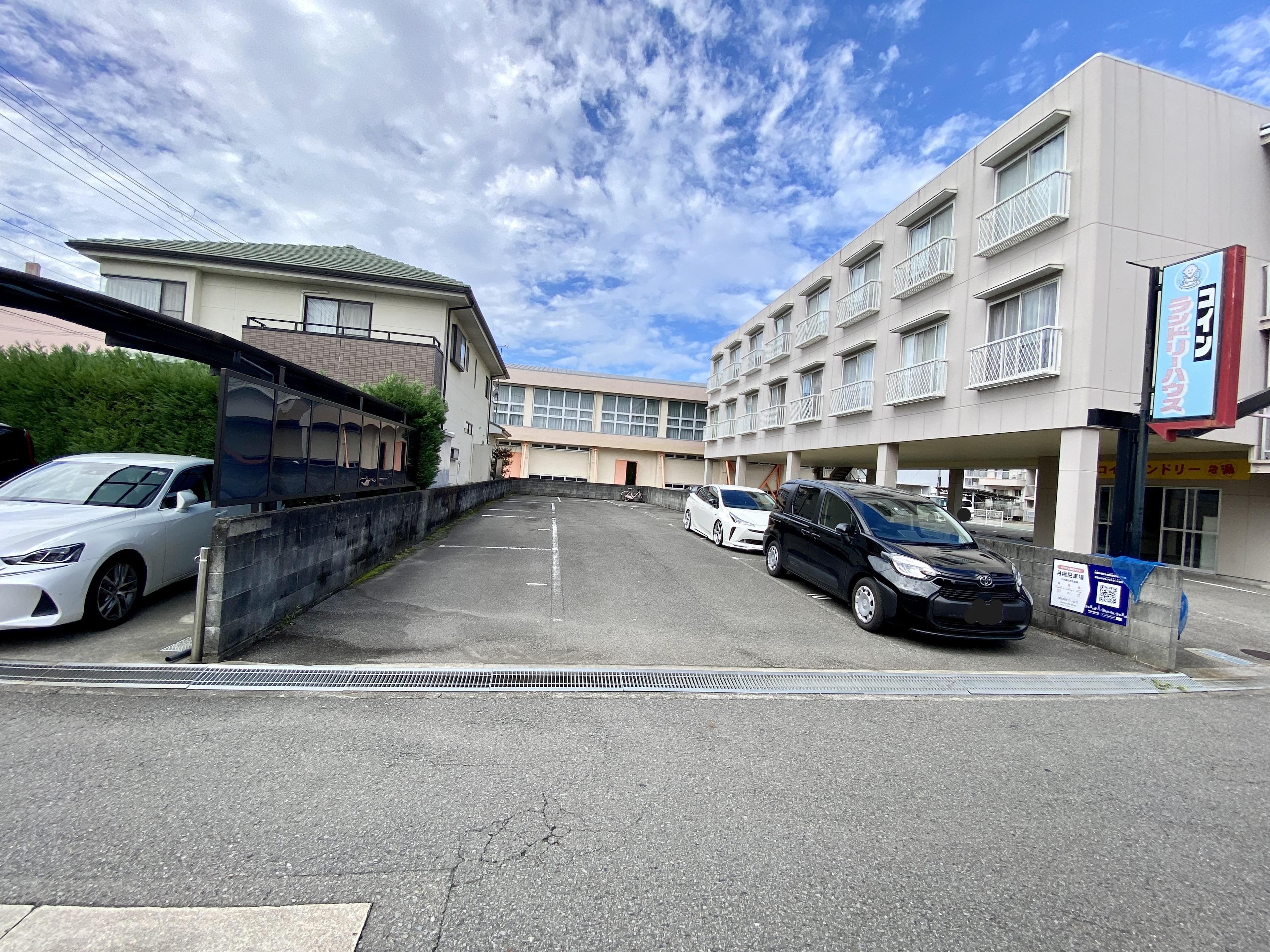 大岡様日方駐車場の外観・駐車場イメージ1枚目