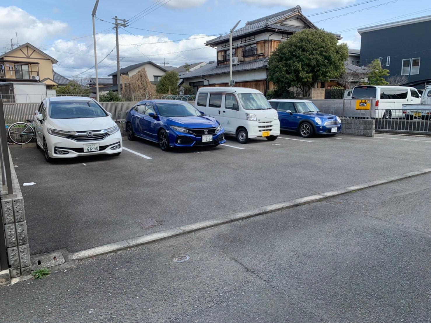 菱川中村ガレージの外観・駐車場イメージ1枚目