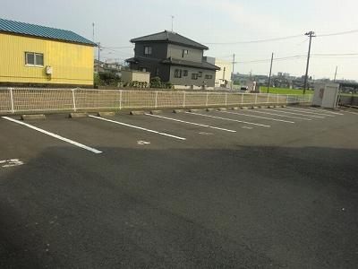サニーコートルート８(26111)の外観・駐車場イメージ1枚目