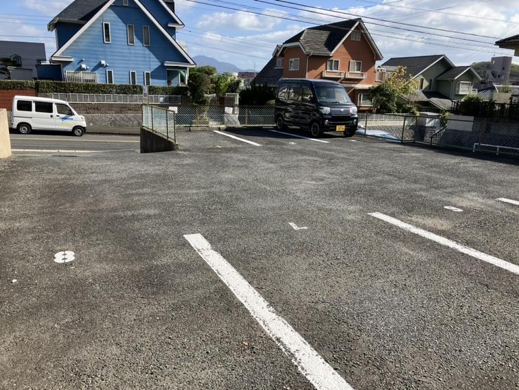 ジョイフル日の峯パーキングの外観・駐車場イメージ1枚目