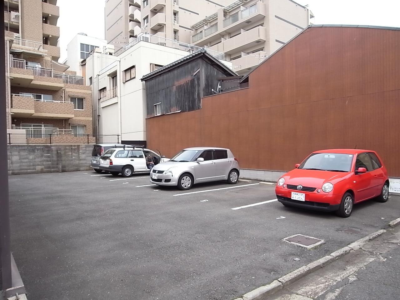 橋本町ガレージの外観・駐車場イメージ1枚目