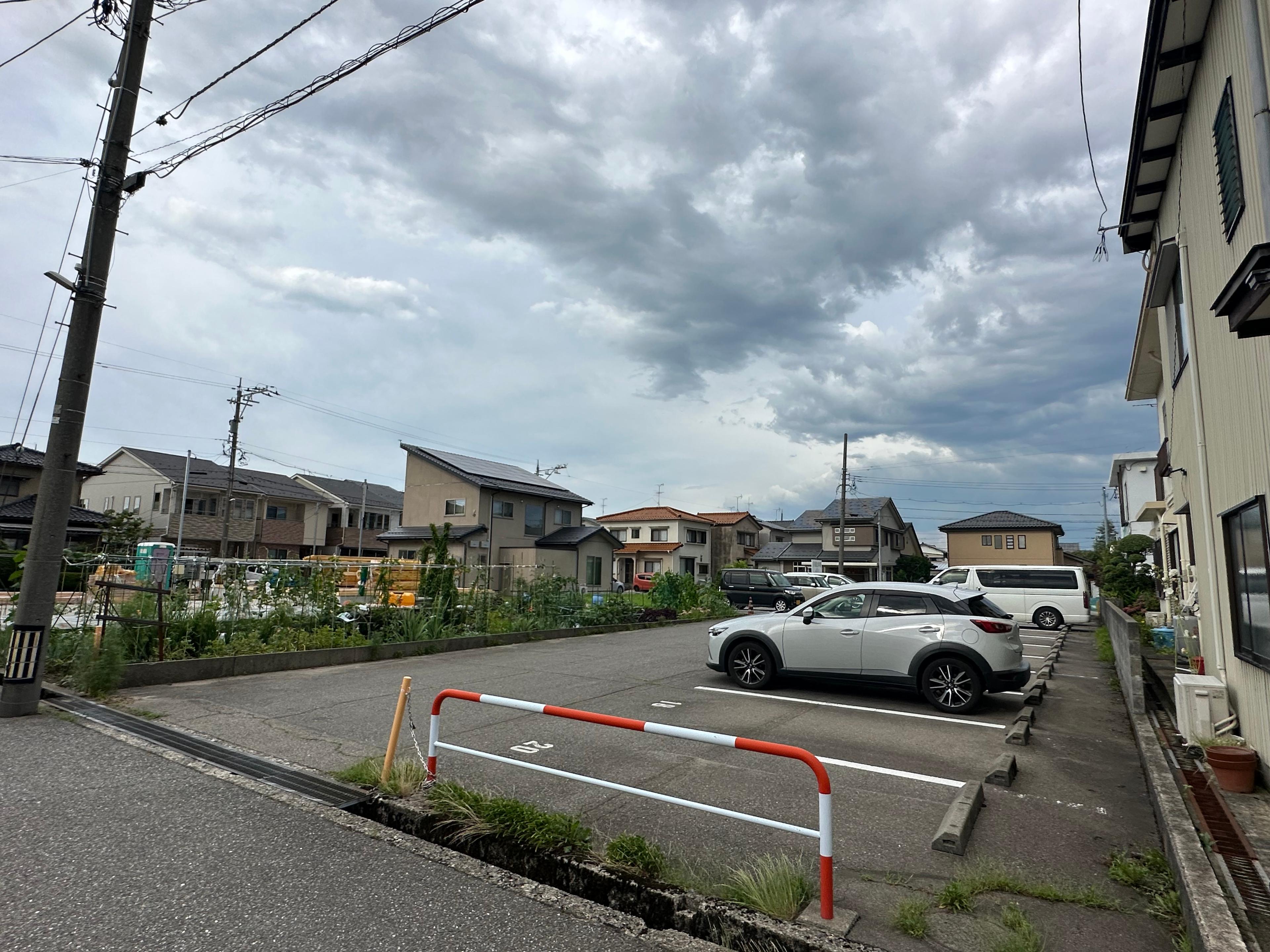 パーキングイルカ（西金沢）の外観・駐車場イメージ2枚目