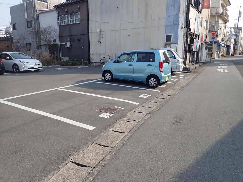 東海愛宕月極12パーキングの外観・駐車場イメージ2枚目