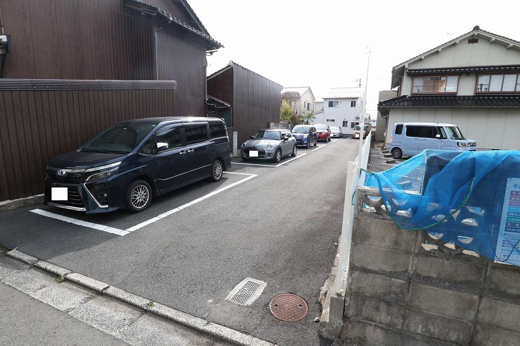 吉方町2丁目205駐車場の外観・駐車場イメージ1枚目
