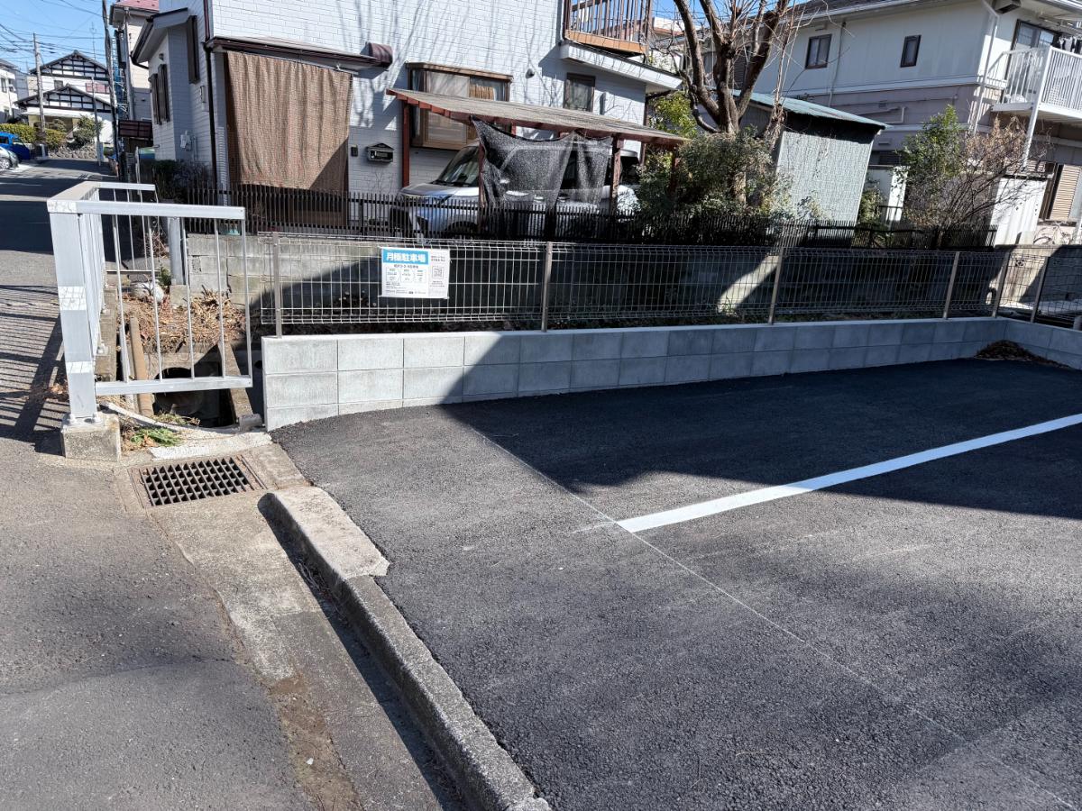 相沢3-2-5駐車場の外観・駐車場イメージ3枚目