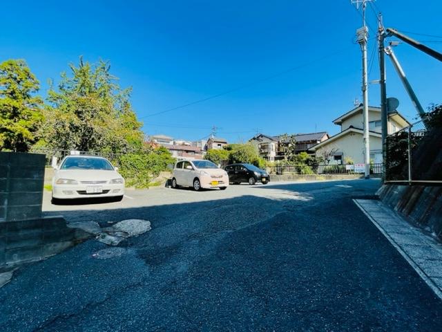 川本駐車場の外観・駐車場イメージ1枚目