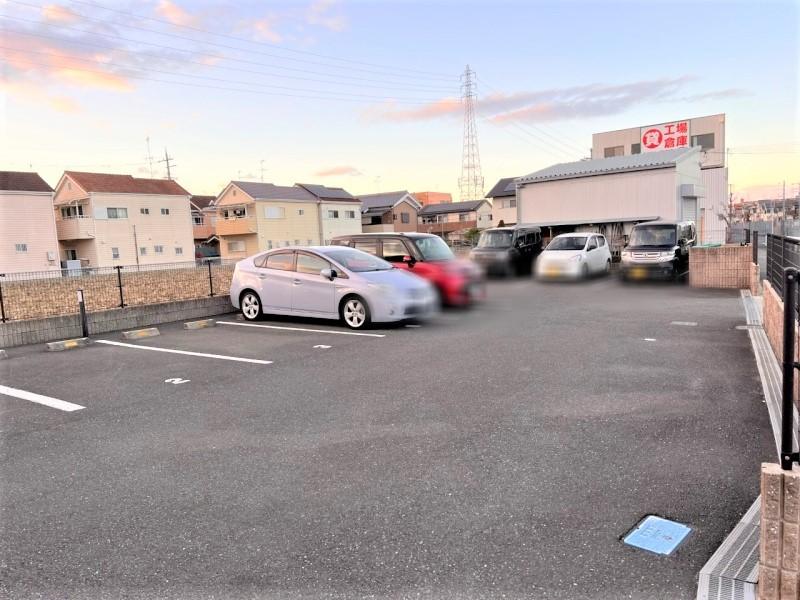 トゥインクル(33019)の外観・駐車場イメージ1枚目