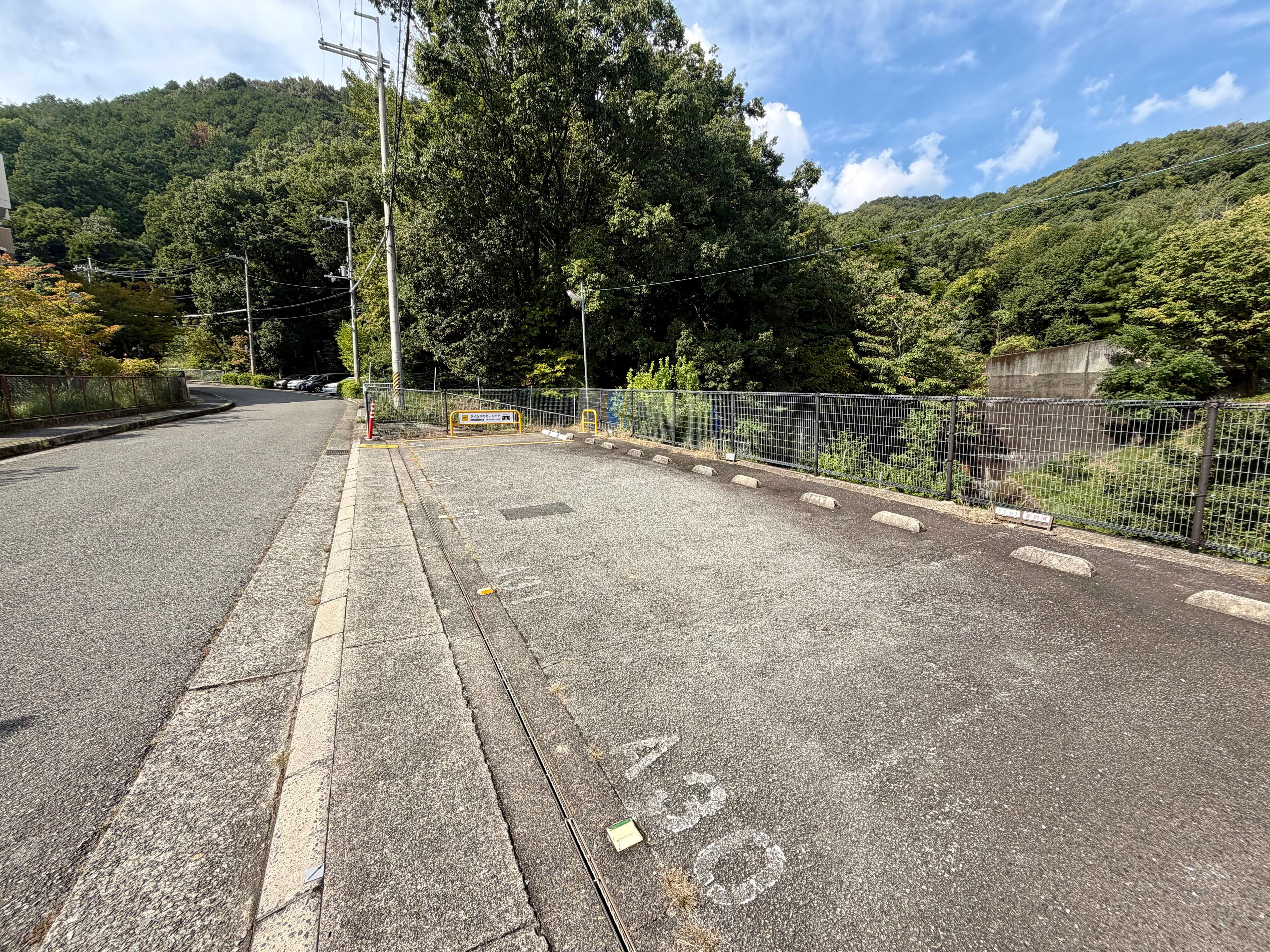 ルミナス箕面の森二番街の外観・駐車場イメージ2枚目