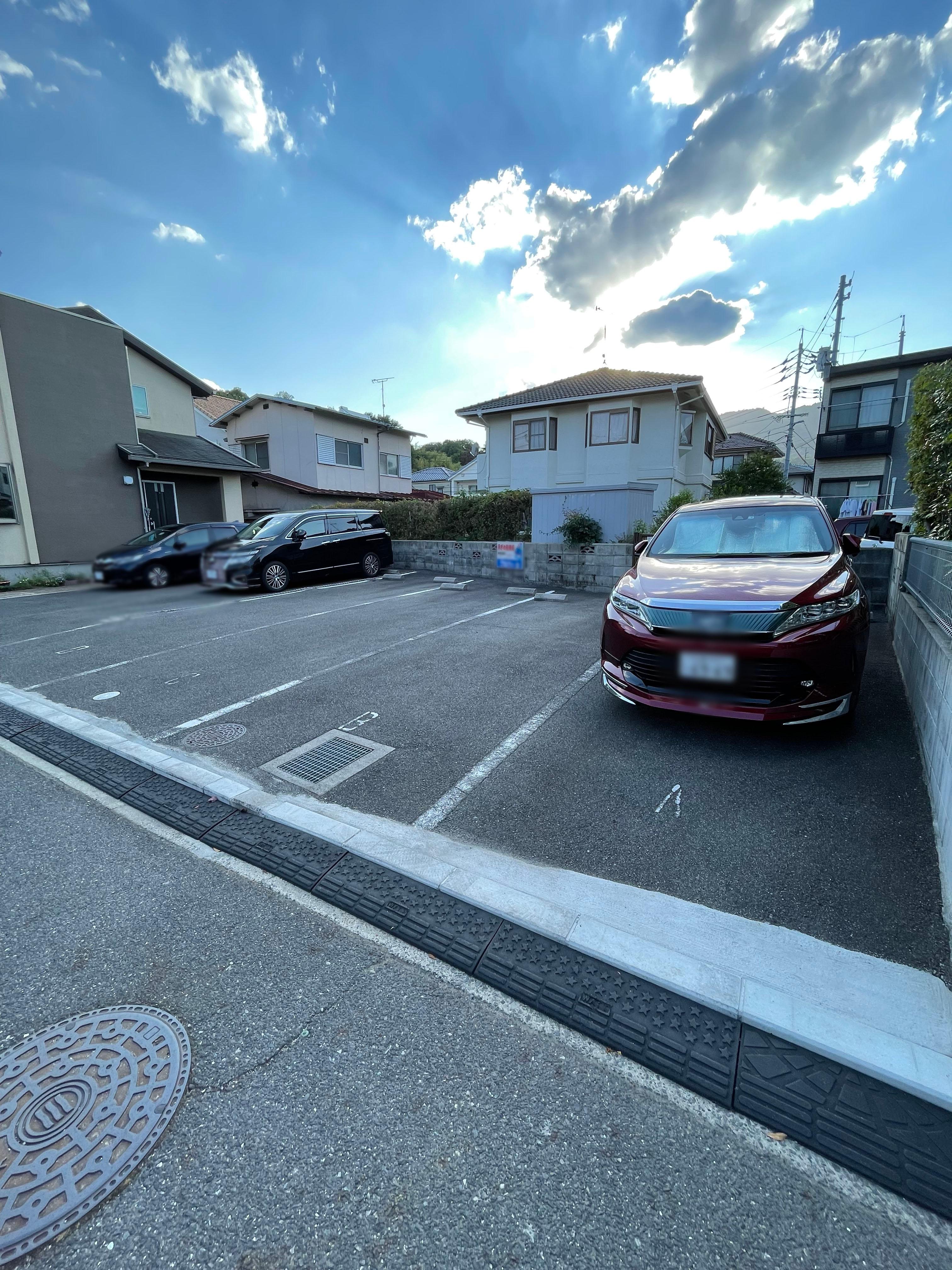 三宅泉駐車場の外観・駐車場イメージ2枚目