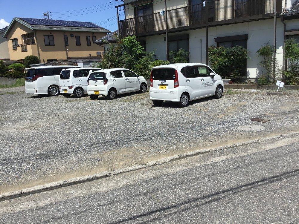 ハミングパーク芳野の外観・駐車場イメージ2枚目