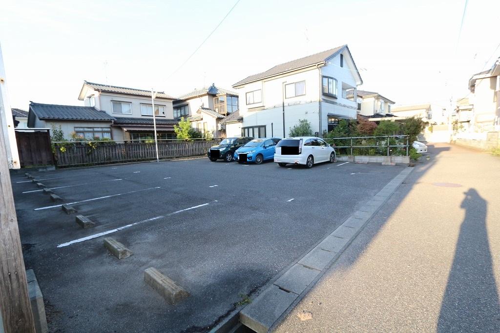 中山パーキングの外観・駐車場イメージ2枚目