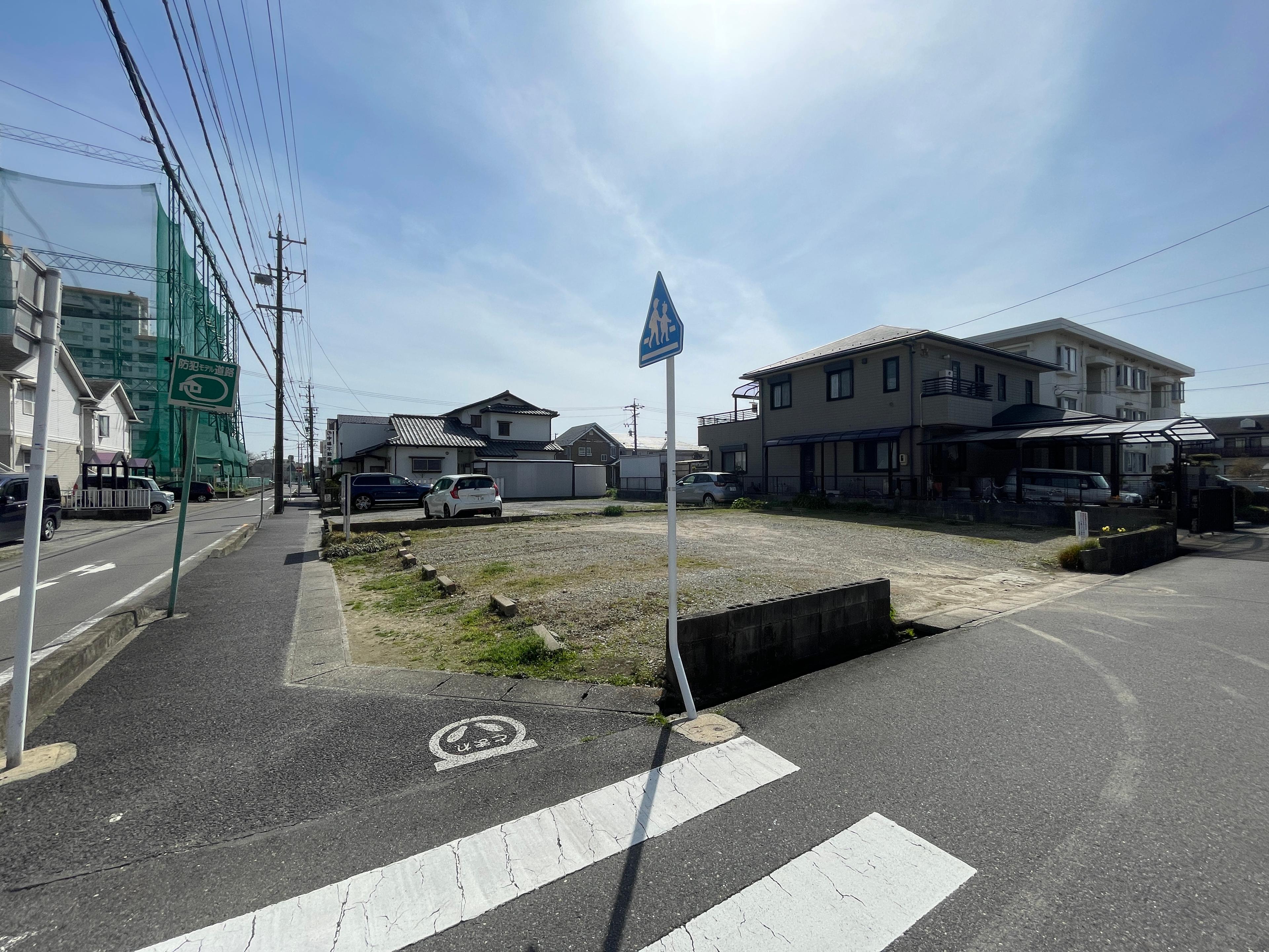 パーク鈴木の外観・駐車場イメージ2枚目