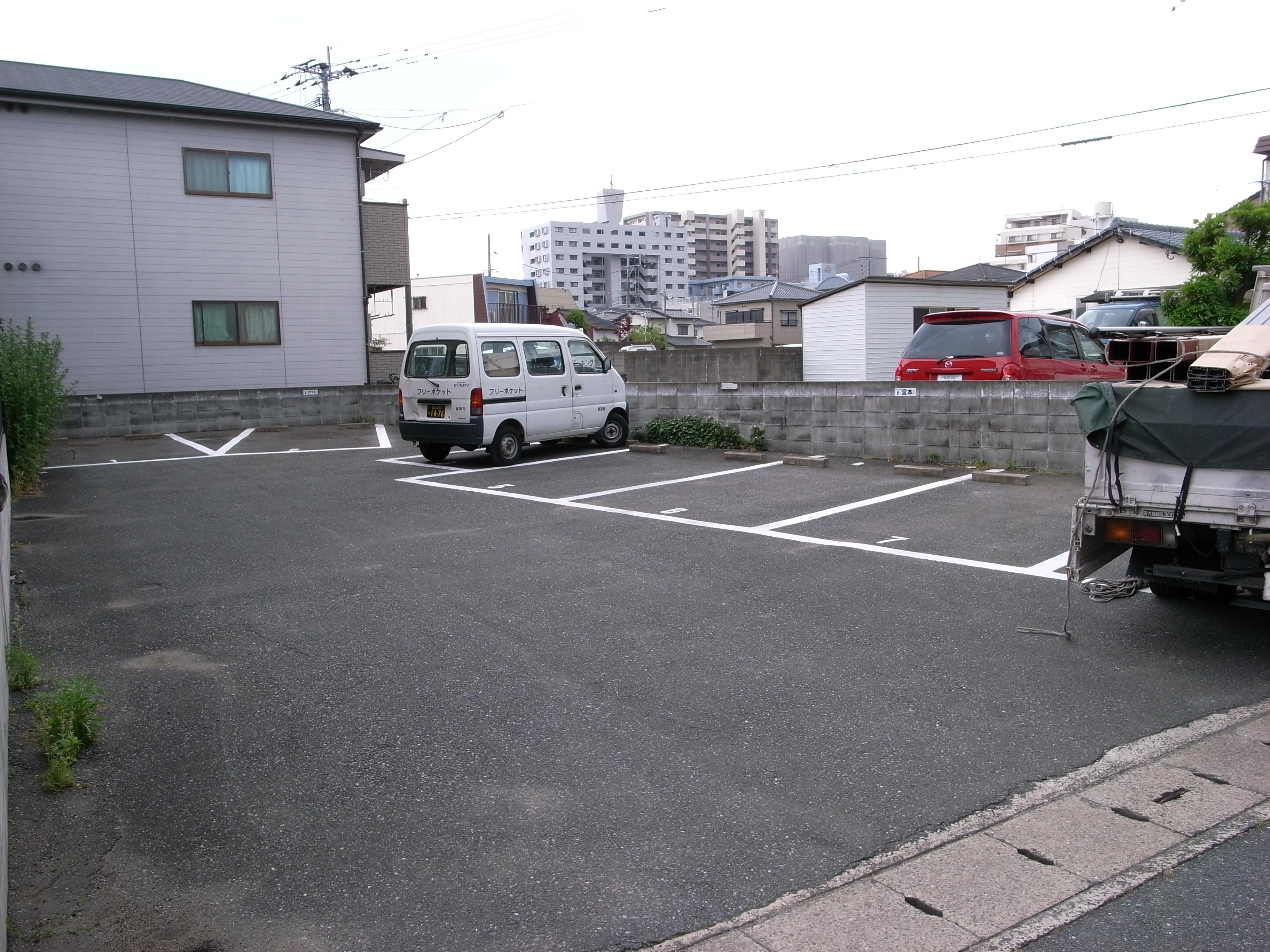 西田駐車場の外観・駐車場イメージ1枚目