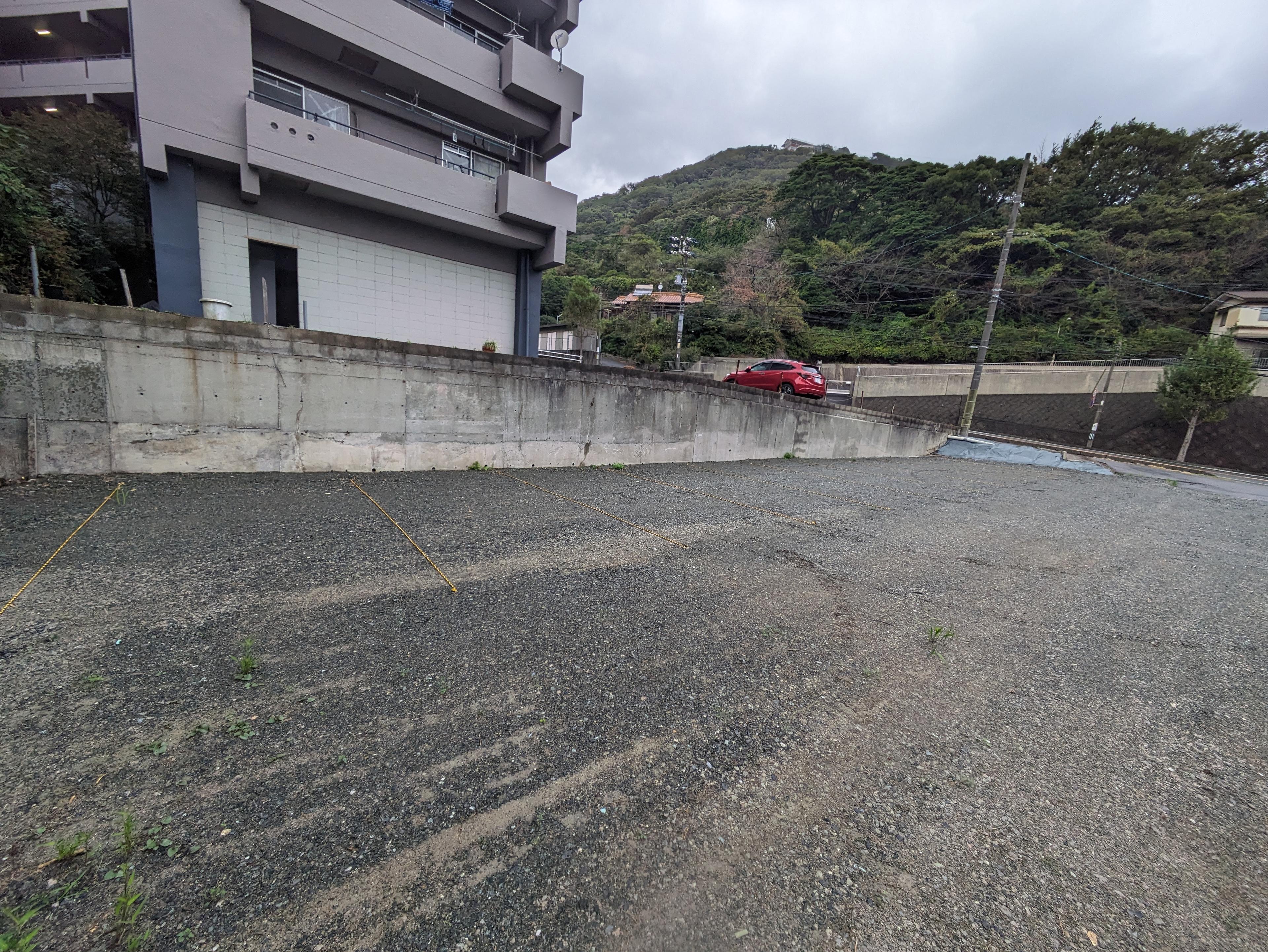 サンレジデンス火の山駐車場Ⅲの外観・駐車場イメージ2枚目