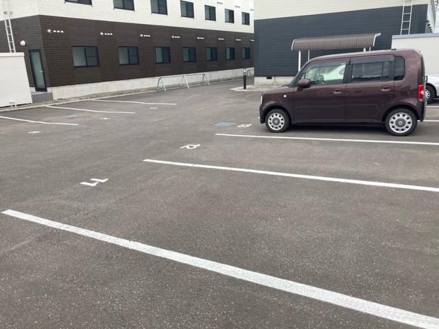 エミール美原台Ｂ館(21751)の外観・駐車場イメージ1枚目